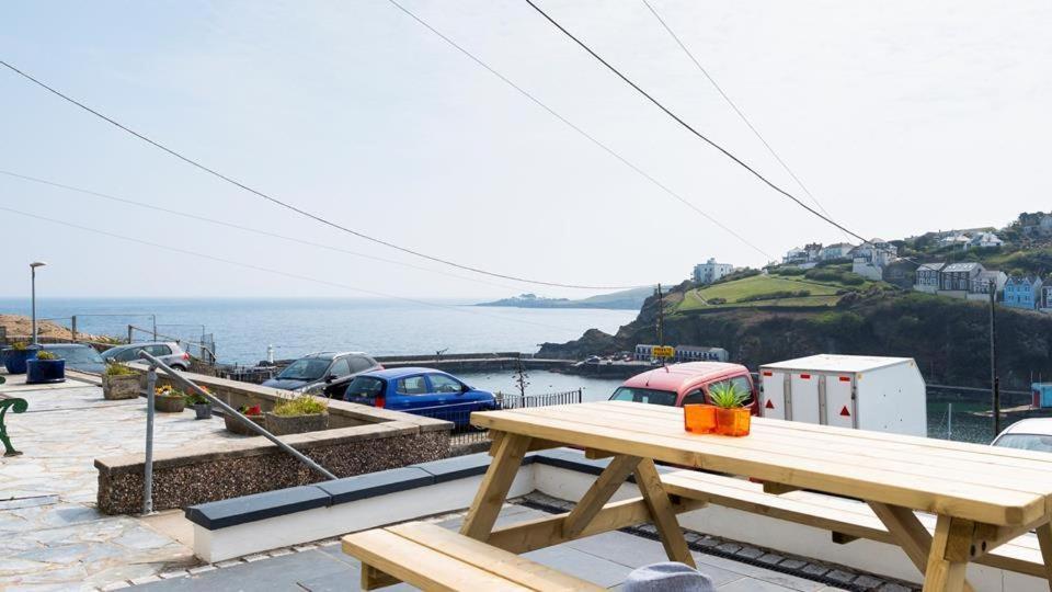 Hipnautic, Mevagissey, Sleeps 6 Villa Exteriör bild