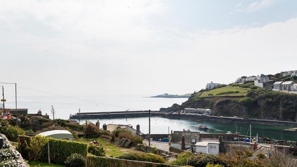 Hipnautic, Mevagissey, Sleeps 6 Villa Rum bild