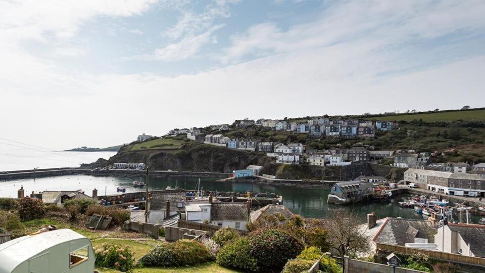 Hipnautic, Mevagissey, Sleeps 6 Villa Rum bild