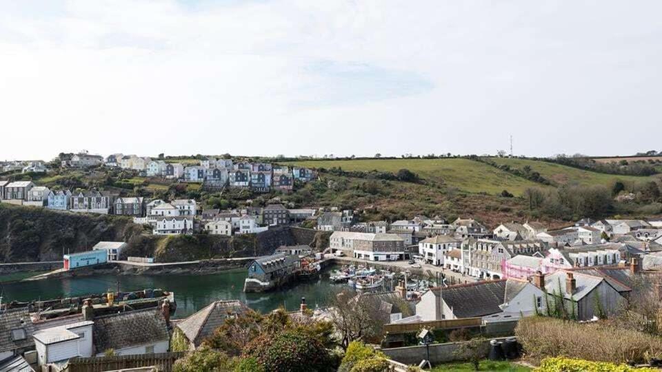 Hipnautic, Mevagissey, Sleeps 6 Villa Rum bild